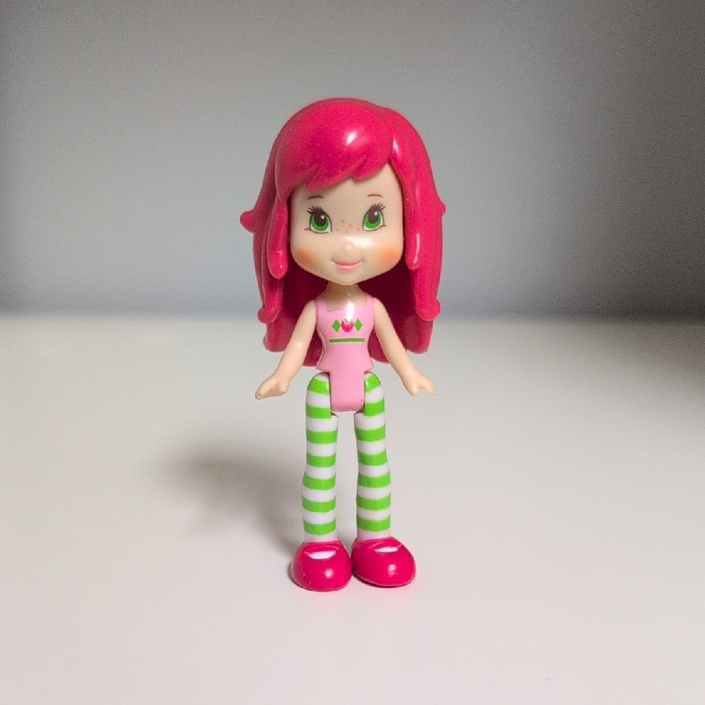 🩷4/$20🩷 Strawberry Shortcake McDonald's Figure, Y2k